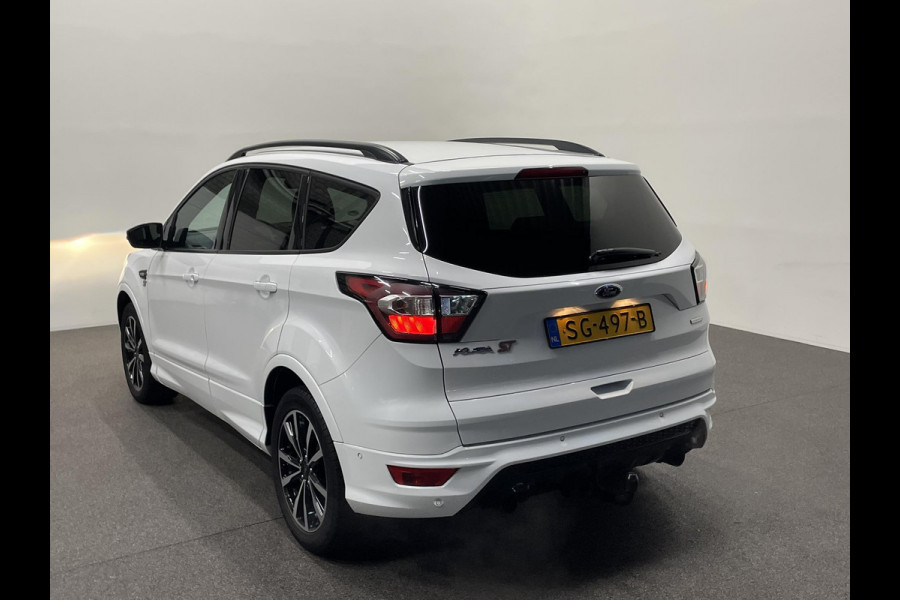 Ford Kuga 1.5 EcoBoost ST Line Trekhaak Navigatie Parkeersensoren Park Assist Cruise Control Xenon Climate Control Lichtmetalen velgen Getinte ramen