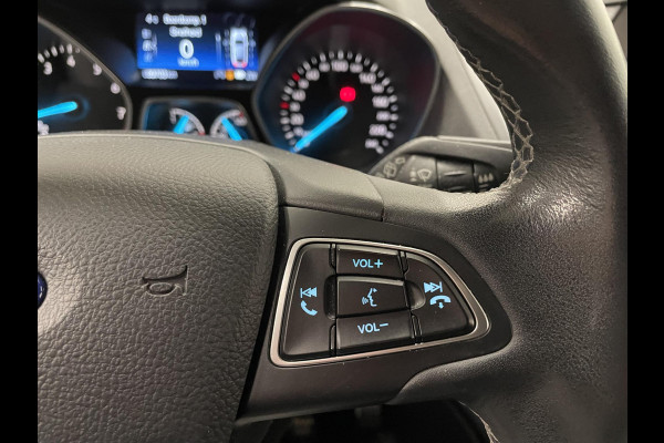 Ford Kuga 1.5 EcoBoost ST Line Trekhaak Navigatie Parkeersensoren Park Assist Cruise Control Xenon Climate Control Lichtmetalen velgen Getinte ramen