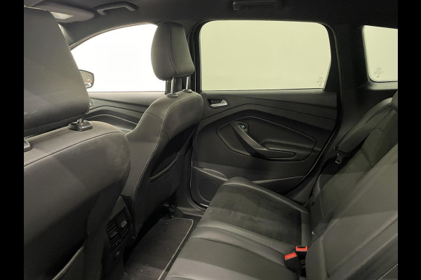 Ford Kuga 1.5 EcoBoost ST Line Trekhaak Navigatie Parkeersensoren Park Assist Cruise Control Xenon Climate Control Lichtmetalen velgen Getinte ramen