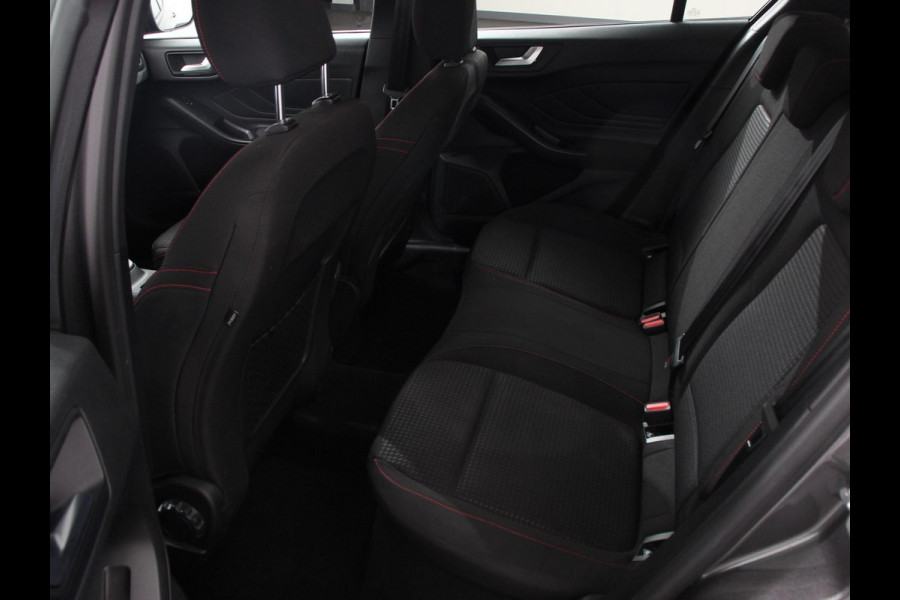 Ford Focus 1.0 125 PK Hybrid ST Line Groot Scherm! Navigatie Climate Control Led Dab Camera Parkeer sensoren Cruise Control Lichtmetalen velgen Prijs Incl. BOVAG Garantie