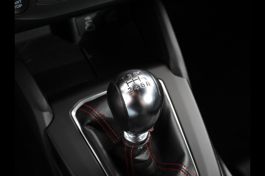 Ford Focus 1.0 125 PK Hybrid ST Line Groot Scherm! Navigatie Climate Control Led Dab Camera Parkeer sensoren Cruise Control Lichtmetalen velgen Prijs Incl. BOVAG Garantie