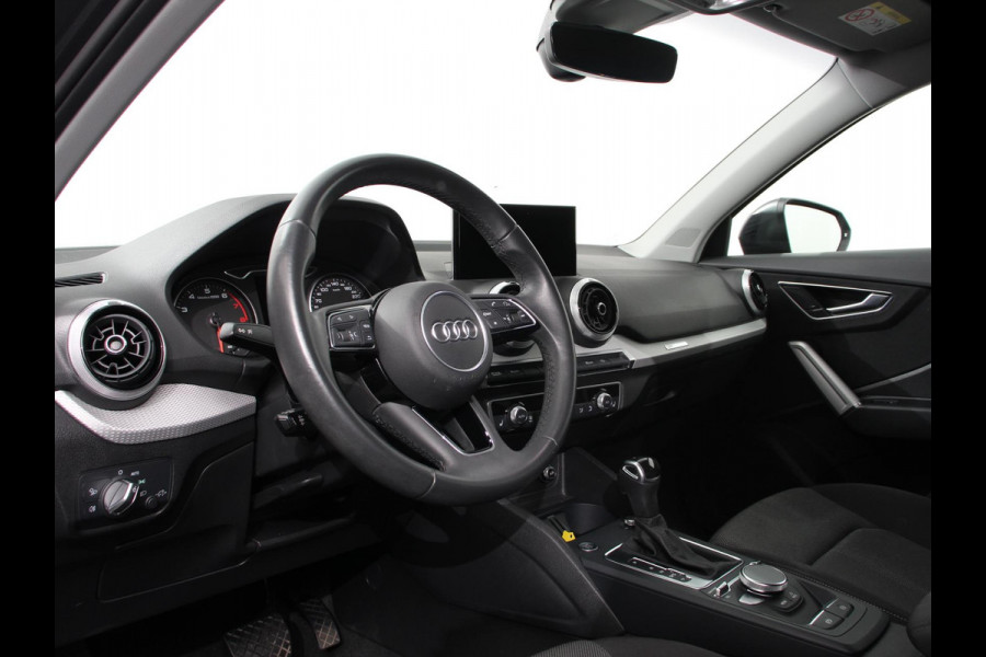 Audi Q2 35 TFSI 150pk Automaat S Edition | Navigatie | Camera | Adaptive Cruise Control | LED Matrix | Elektrische Achterklep | Keyless Entry |