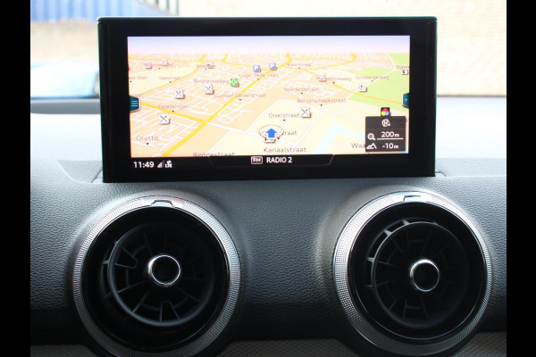 Audi Q2 35 TFSI 150pk Automaat S Edition | Navigatie | Camera | Adaptive Cruise Control | LED Matrix | Elektrische Achterklep | Keyless Entry |