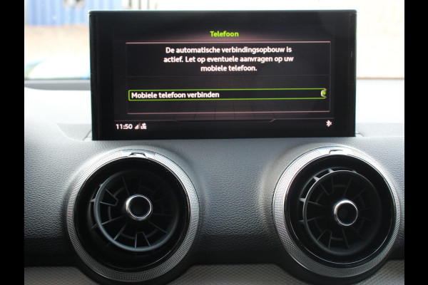 Audi Q2 35 TFSI 150pk Automaat S Edition | Navigatie | Camera | Adaptive Cruise Control | LED Matrix | Elektrische Achterklep | Keyless Entry |