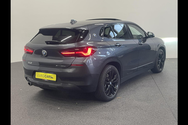 BMW X2 xDrive25e High Executive Sportline Panoramadak Groot Navi carplay/android Sportstoelen stoelverwarming parkeersensoren Voor+Achter Donkere hemel