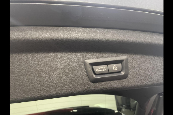 BMW X2 xDrive25e High Executive Sportline Panoramadak Groot Navi carplay/android Sportstoelen stoelverwarming parkeersensoren Voor+Achter Donkere hemel
