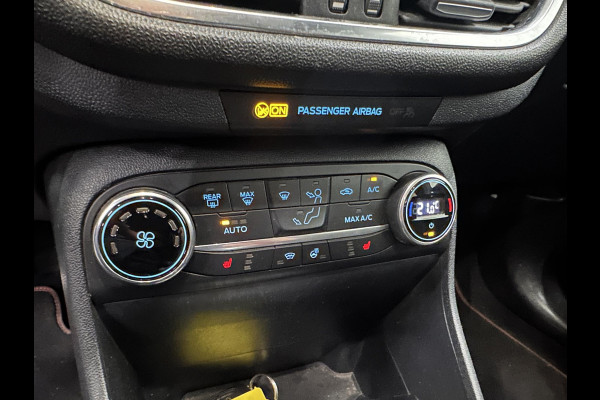 Ford Fiesta 1.0 EcoBoost ST-Line 125PK 6V Navigatie Full LED Carplay Parkeersensoren Cruise Control Stoel+Stuurverwarming Climate Control Privacy Glass 17" DAB+