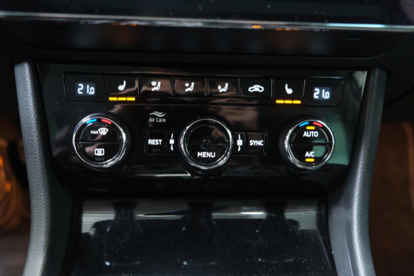 Škoda Superb Combi 1.6 TDI Greenline Business > €9450,- Netto Export <