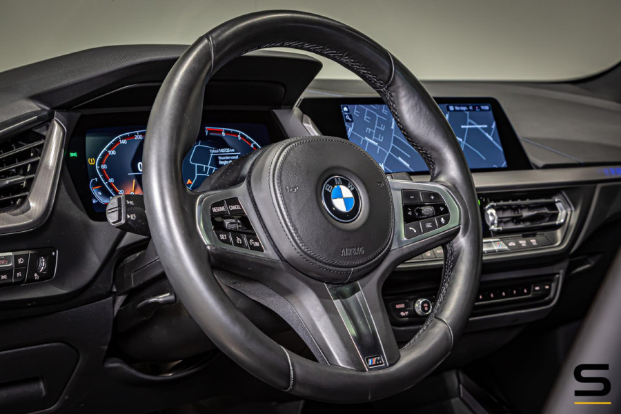 BMW 1-serie 118i High Executive|M-sport|NAP|Pano|Psensor