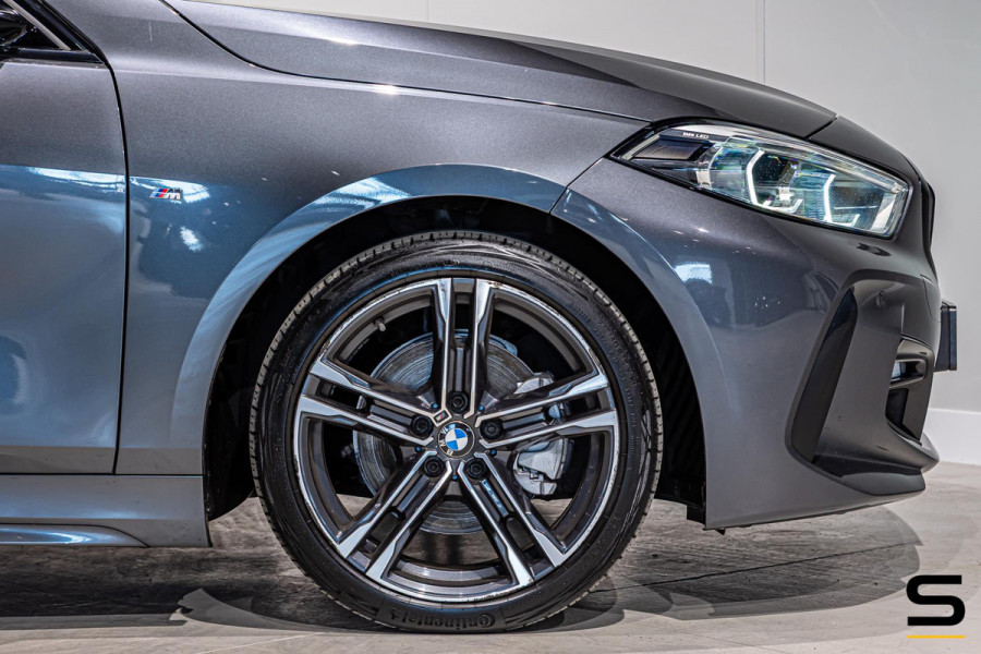 BMW 1-serie 118i High Executive|M-sport|NAP|Pano|Psensor