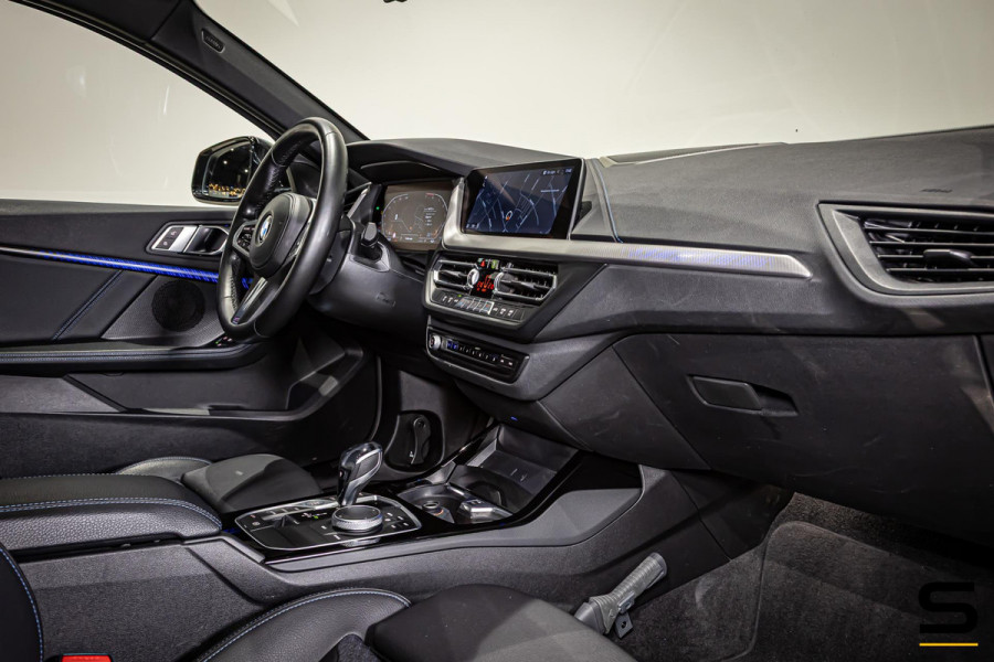 BMW 1-serie 118i High Executive|M-sport|NAP|Pano|Psensor