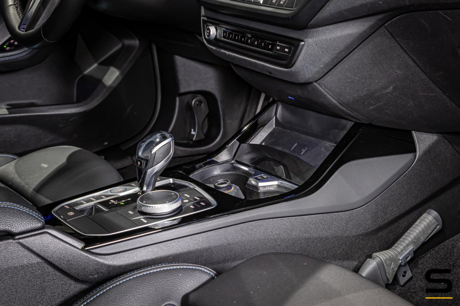 BMW 1-serie 118i High Executive|M-sport|NAP|Pano|Psensor