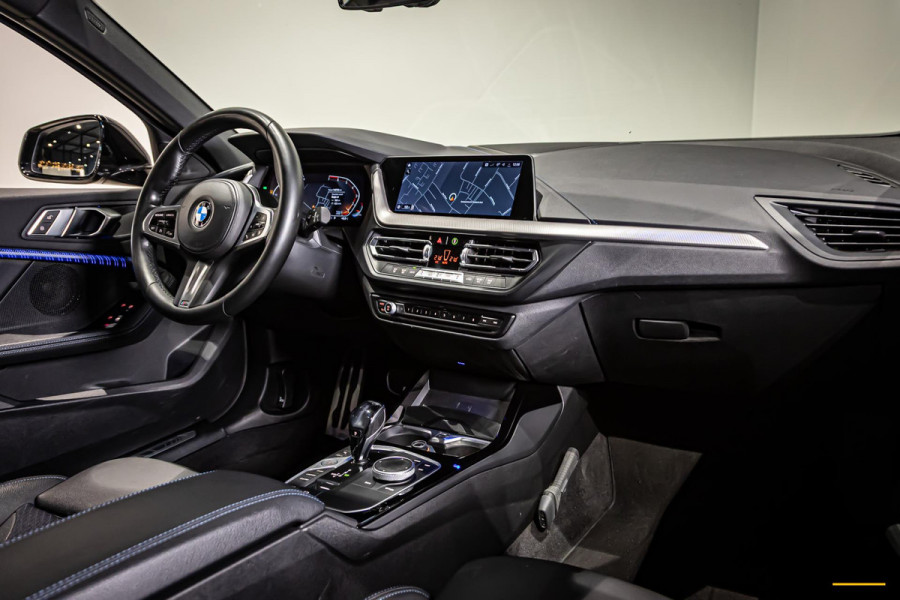 BMW 1-serie 118i High Executive|M-sport|NAP|Pano|Psensor