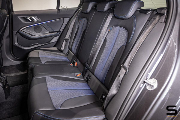 BMW 1-serie 118i High Executive|M-sport|NAP|Pano|Psensor