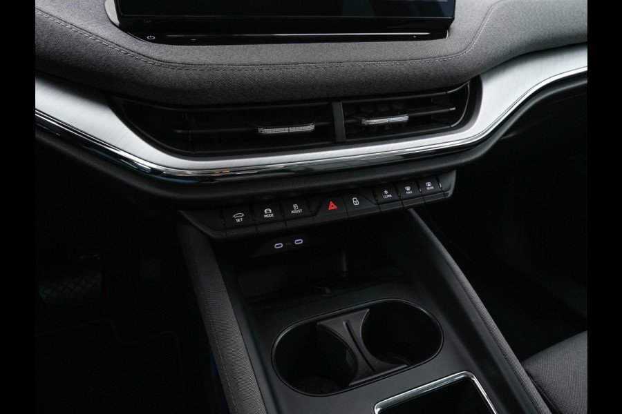 Škoda ENYAQ iV 80 [ 3-Fase ] {SOH-88% } (INCL-BTW) *LEATHER-FABRIC | FULL-LED | DIGI-COCKPIT | CAMERA | KEYLESS | NAVI-FULLMAP | AMBIENT-LIGHT | ECC | HEATED-COMFORTSEATS | DAB+ | PDC | CRUISE | CARPLAY | TOWBAR | 19"ALU*