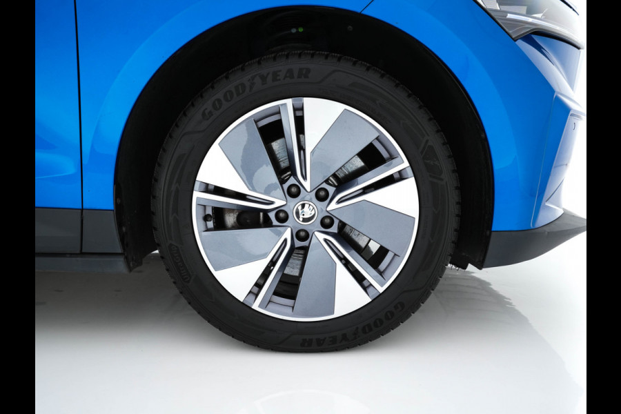 Škoda ENYAQ iV 80 [ 3-Fase ] {SOH-88% } (INCL-BTW) *LEATHER-FABRIC | FULL-LED | DIGI-COCKPIT | CAMERA | KEYLESS | NAVI-FULLMAP | AMBIENT-LIGHT | ECC | HEATED-COMFORTSEATS | DAB+ | PDC | CRUISE | CARPLAY | TOWBAR | 19"ALU*