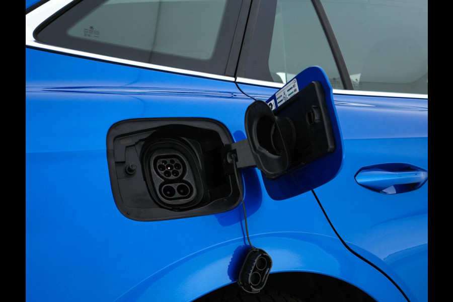 Škoda ENYAQ iV 80 [ 3-Fase ] {SOH-88% } (INCL-BTW) *LEATHER-FABRIC | FULL-LED | DIGI-COCKPIT | CAMERA | KEYLESS | NAVI-FULLMAP | AMBIENT-LIGHT | ECC | HEATED-COMFORTSEATS | DAB+ | PDC | CRUISE | CARPLAY | TOWBAR | 19"ALU*