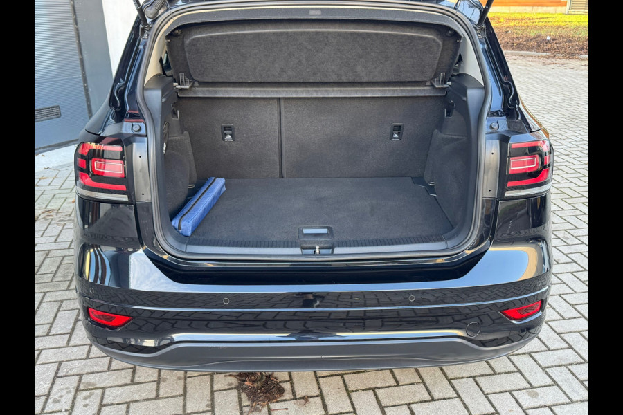 Volkswagen T-Cross 1.5 TSI Automaat R-Line * Virtual Cockpit * Adaptieve Cruise * Carplay *