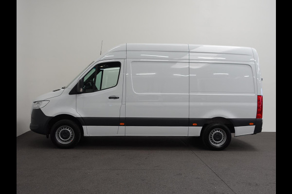 Mercedes-Benz Sprinter 315 CDI Aut 9G-Tronic L2H2 PRO Airco MBUX Navi Adaptive Cruise Control Leder PDC VA + Camera Trekhaak 3500kg Comfortstoel