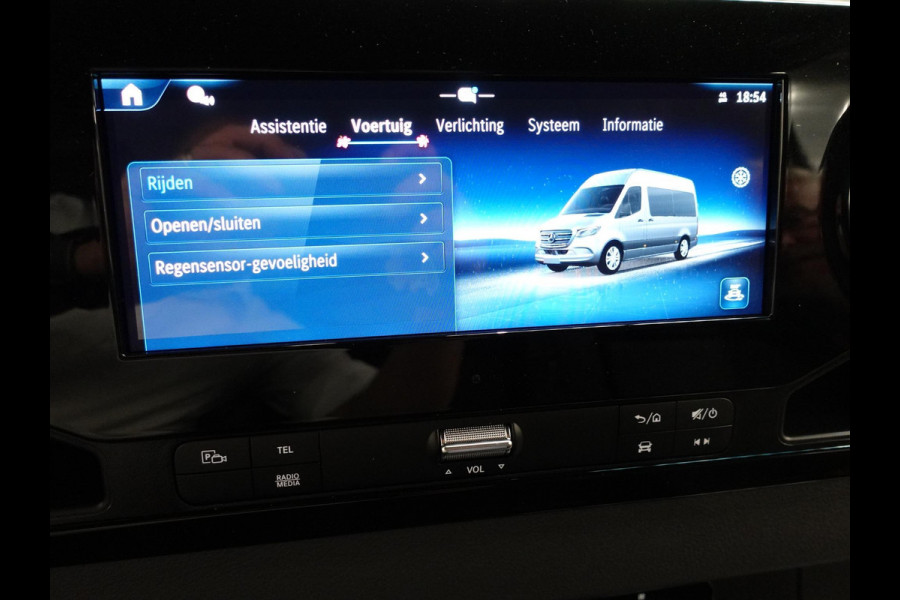 Mercedes-Benz Sprinter 315 CDI Aut 9G-Tronic L2H2 PRO Airco MBUX Navi Adaptive Cruise Control Leder PDC VA + Camera Trekhaak 3500kg Comfortstoel