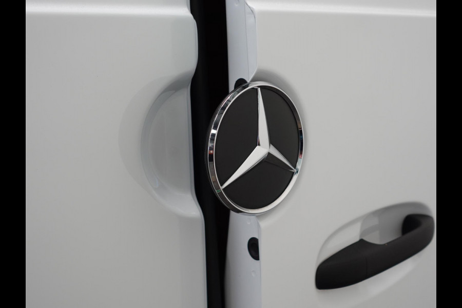 Mercedes-Benz Sprinter 315 CDI Aut 9G-Tronic L2H2 PRO Airco MBUX Navi Adaptive Cruise Control Leder PDC VA + Camera Trekhaak 3500kg Comfortstoel