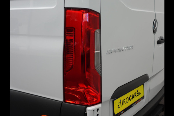 Mercedes-Benz Sprinter 315 CDI Aut 9G-Tronic L2H2 PRO Airco MBUX Navi Adaptive Cruise Control Leder PDC VA + Camera Trekhaak 3500kg Comfortstoel