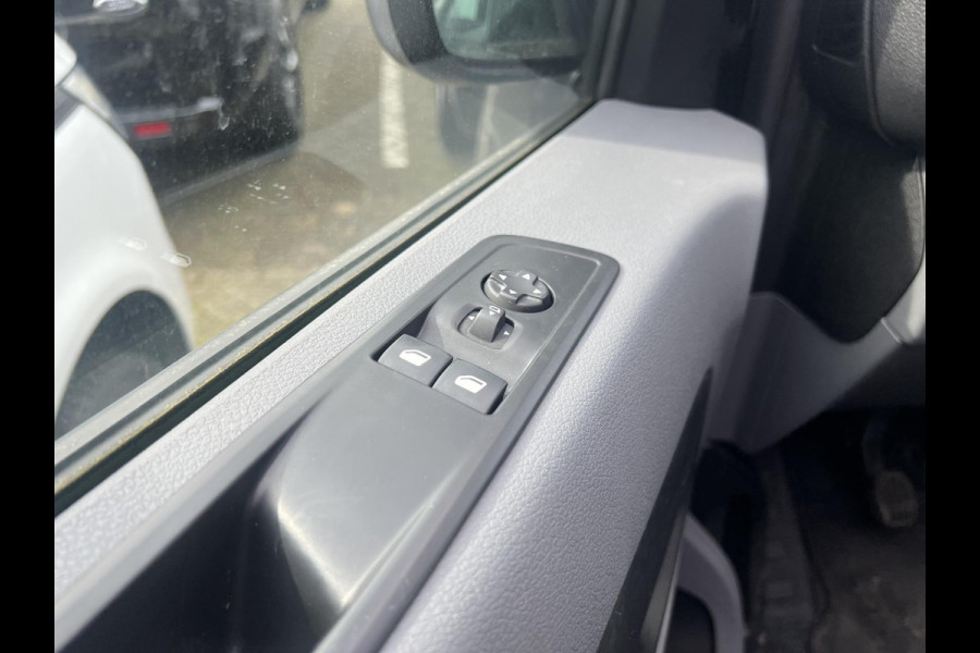 Opel Vivaro 2.0 CDTI 145PK L2H1 Edition Automaat Airco Navigatie Bluetooth Cruise Trekhaak