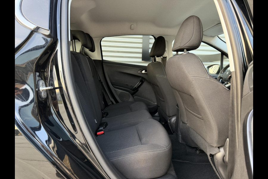 Peugeot 208 1.2 PureTech Allure 2e Eigenaar,Navi,Camera,Clima,Cruise,Apple Carplay,PDC,APK tot 03-2026