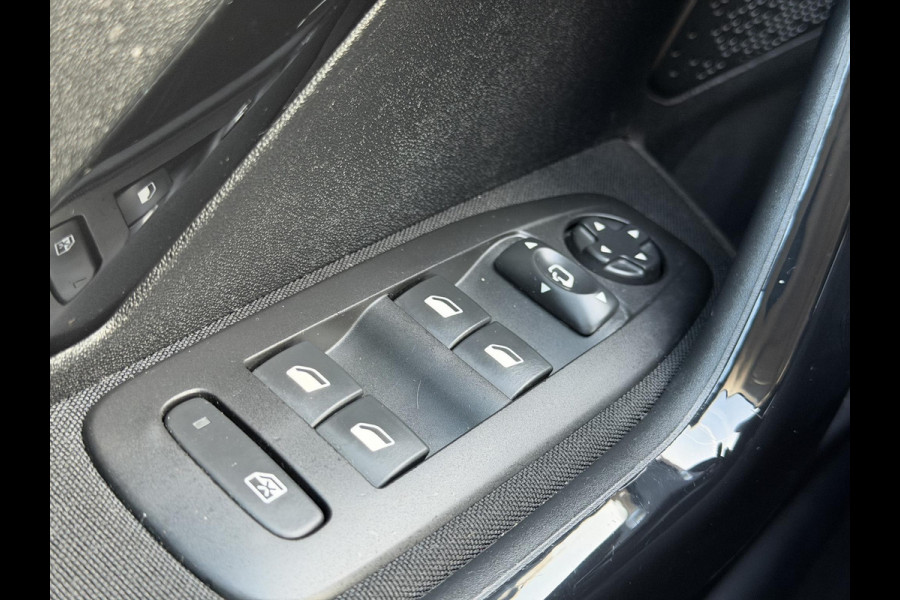 Peugeot 208 1.2 PureTech Allure 2e Eigenaar,Navi,Camera,Clima,Cruise,Apple Carplay,PDC,APK tot 03-2026