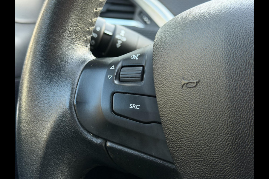 Peugeot 208 1.2 PureTech Allure 2e Eigenaar,Navi,Camera,Clima,Cruise,Apple Carplay,PDC,APK tot 03-2026