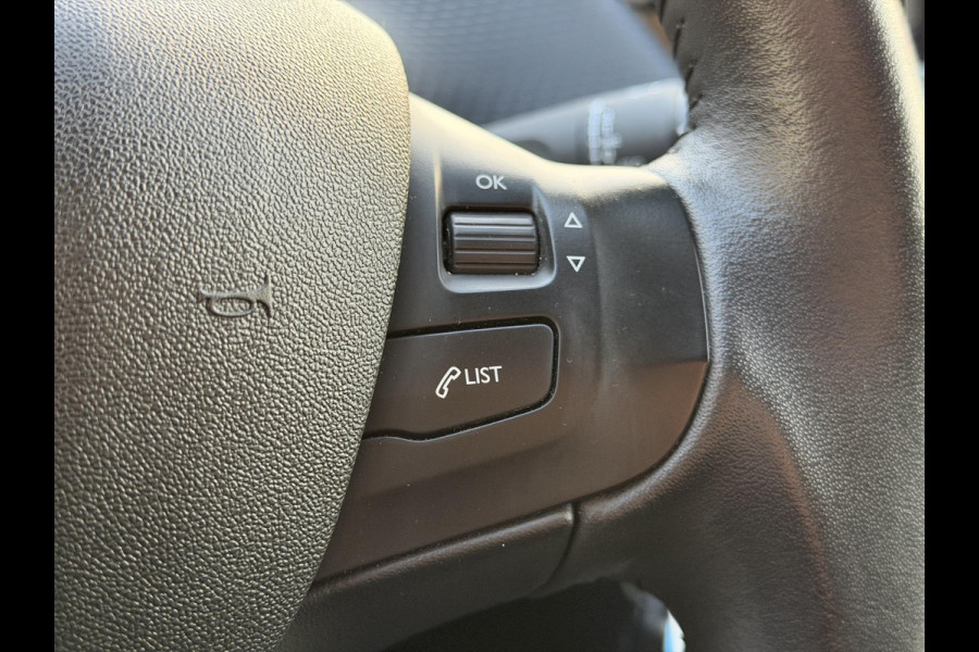 Peugeot 208 1.2 PureTech Allure 2e Eigenaar,Navi,Camera,Clima,Cruise,Apple Carplay,PDC,APK tot 03-2026