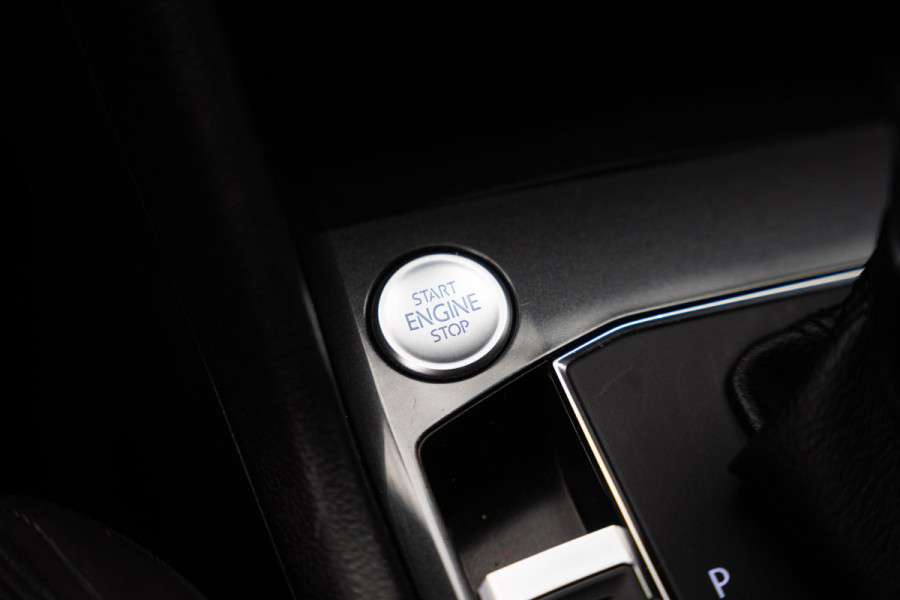 Volkswagen Tiguan 1.4 TSI ACT R-Line Pano|Camera|ACC|Massage|Draadloos Laden|