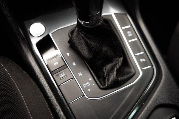 Volkswagen Tiguan 1.4 TSI ACT R-Line Pano|Camera|ACC|Massage|Draadloos Laden|