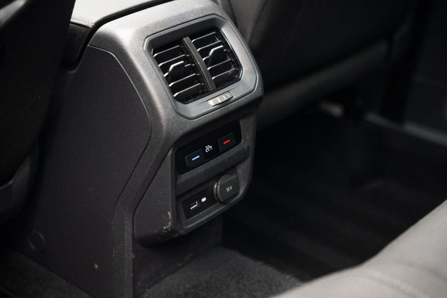 Volkswagen Tiguan 1.4 TSI ACT R-Line Pano|Camera|ACC|Massage|Draadloos Laden|