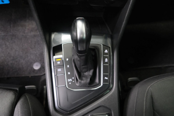 Volkswagen Tiguan 1.5 TSI ACT Highline R-Line - N.A.P. Airco, Cruise, Panodak, Navi,