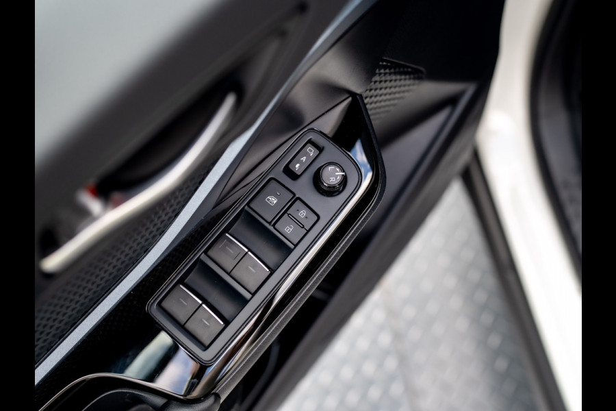 Toyota C-HR 2.0 Hybrid Bi-Tone | Dodehoek sensoren | Stuur&Stoel verw. | Parkeersensoren | Prijs Rijklaar!!