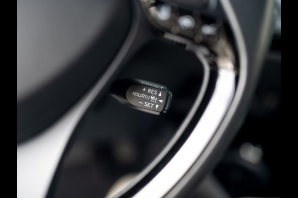 Toyota C-HR 2.0 Hybrid Bi-Tone | Dodehoek sensoren | Stuur&Stoel verw. | Parkeersensoren | Prijs Rijklaar!!