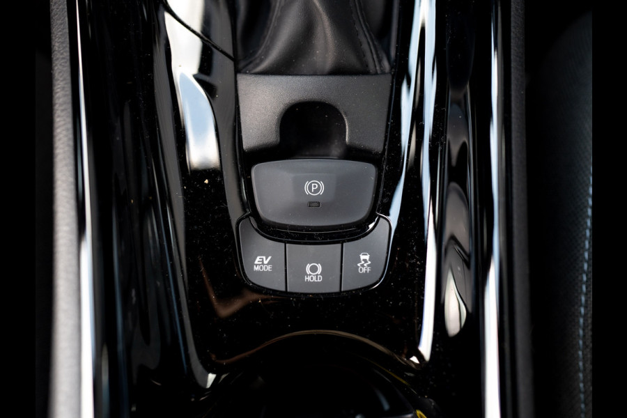 Toyota C-HR 2.0 Hybrid Bi-Tone | Dodehoek sensoren | Stuur&Stoel verw. | Parkeersensoren | Prijs Rijklaar!!