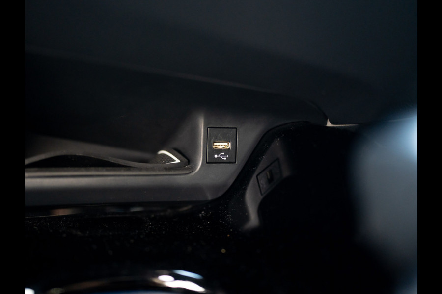Toyota C-HR 2.0 Hybrid Bi-Tone | Dodehoek sensoren | Stuur&Stoel verw. | Parkeersensoren | Prijs Rijklaar!!