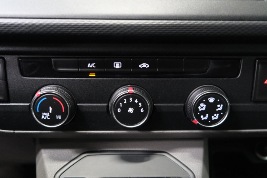 Volkswagen Transporter 2.0 TDI L2H1 150 PK - N.A.P. Airco, Cruise, Navi, PDC.