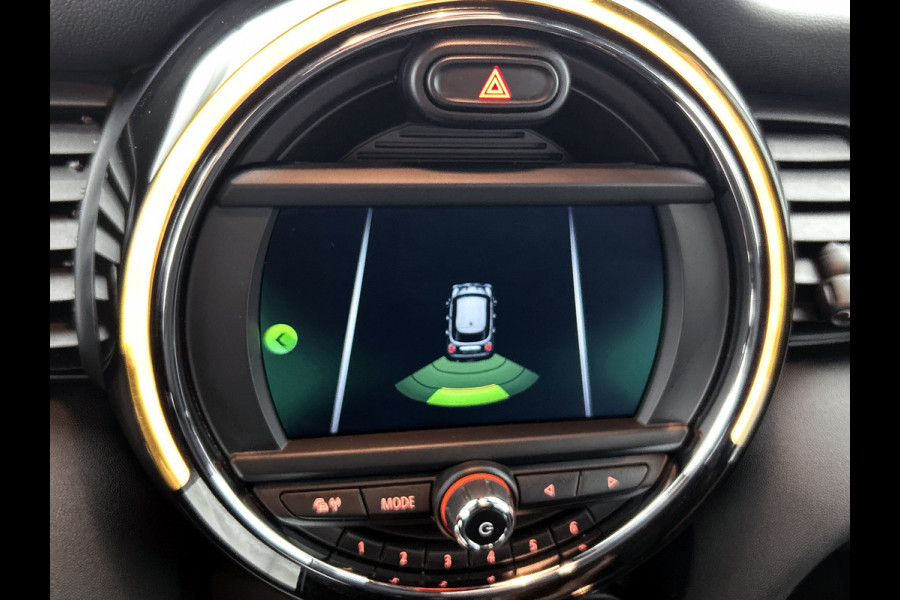 MINI Mini 1.5 Cooper Business (NL-auto, Dealer onderH, Parkeersensoren, Navi, Airco, Cruise Control, Etc)