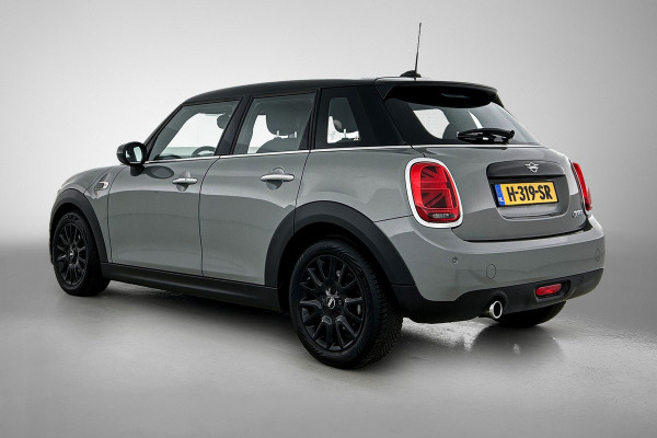 MINI Mini 1.5 Cooper Business (NL-auto, Dealer onderH, Parkeersensoren, Navi, Airco, Cruise Control, Etc)