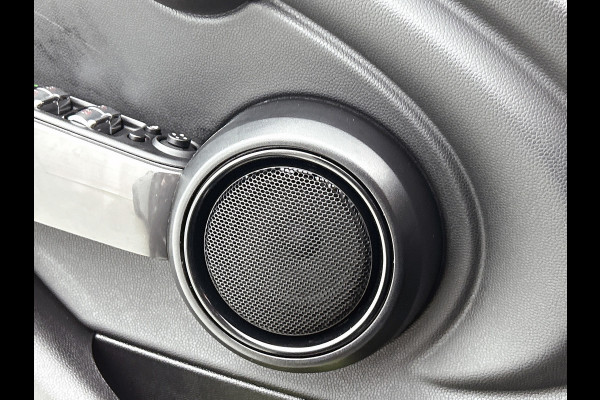 MINI Mini 1.5 Cooper Business (NL-auto, Dealer onderH, Parkeersensoren, Navi, Airco, Cruise Control, Etc)