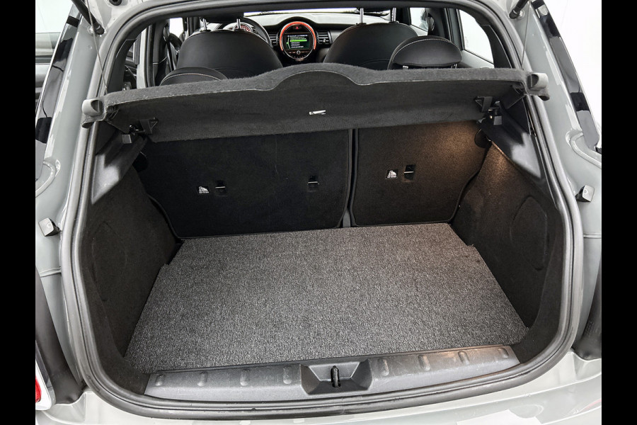 MINI Mini 1.5 Cooper Business (NL-auto, Dealer onderH, Parkeersensoren, Navi, Airco, Cruise Control, Etc)