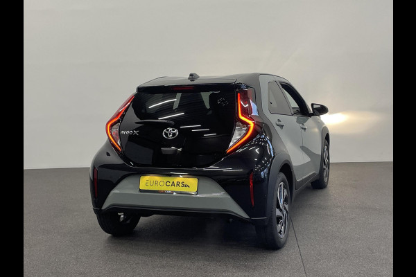 Toyota Aygo X 1.0 VVT-i Automaat Pulse | Navigatie | Apple Carplay/Android Auto | Camera | 17" Lichtmetalen Velgen | Climate Control | Adaptive Cruise Control | Two Tone
