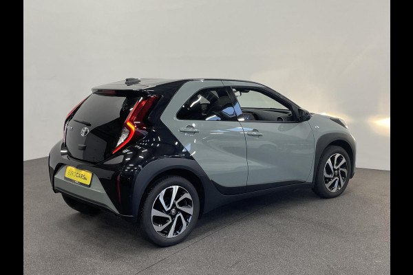 Toyota Aygo X 1.0 VVT-i Automaat Pulse | Navigatie | Apple Carplay/Android Auto | Camera | 17" Lichtmetalen Velgen | Climate Control | Adaptive Cruise Control | Two Tone