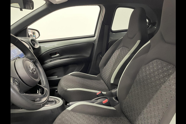 Toyota Aygo X 1.0 VVT-i Automaat Pulse | Navigatie | Apple Carplay/Android Auto | Camera | 17" Lichtmetalen Velgen | Climate Control | Adaptive Cruise Control | Two Tone