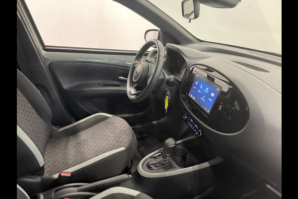 Toyota Aygo X 1.0 VVT-i Automaat Pulse | Navigatie | Apple Carplay/Android Auto | Camera | 17" Lichtmetalen Velgen | Climate Control | Adaptive Cruise Control | Two Tone