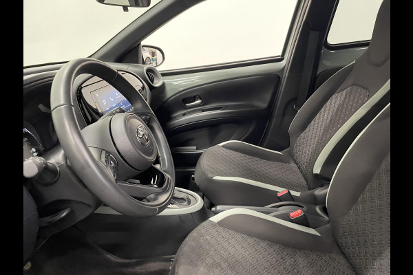Toyota Aygo X 1.0 VVT-i Automaat Pulse | Navigatie | Apple Carplay/Android Auto | Camera | 17" Lichtmetalen Velgen | Climate Control | Adaptive Cruise Control | Two Tone