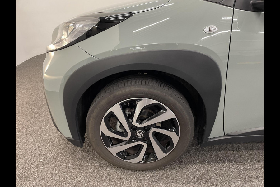 Toyota Aygo X 1.0 VVT-i Automaat Pulse | Navigatie | Apple Carplay/Android Auto | Camera | 17" Lichtmetalen Velgen | Climate Control | Adaptive Cruise Control | Two Tone